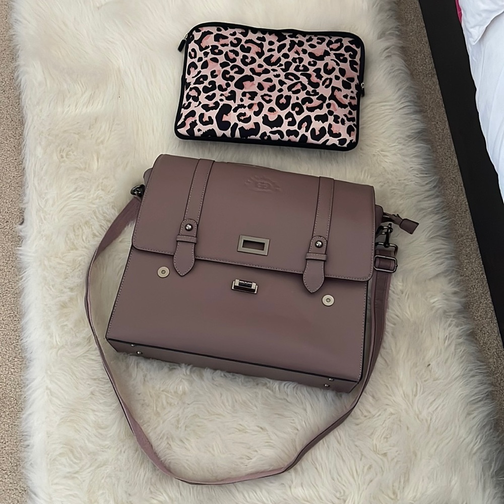 Brand New 12 x 15 lap top bag. Fits my MacBook Air 13.3 perfectly. No tags,